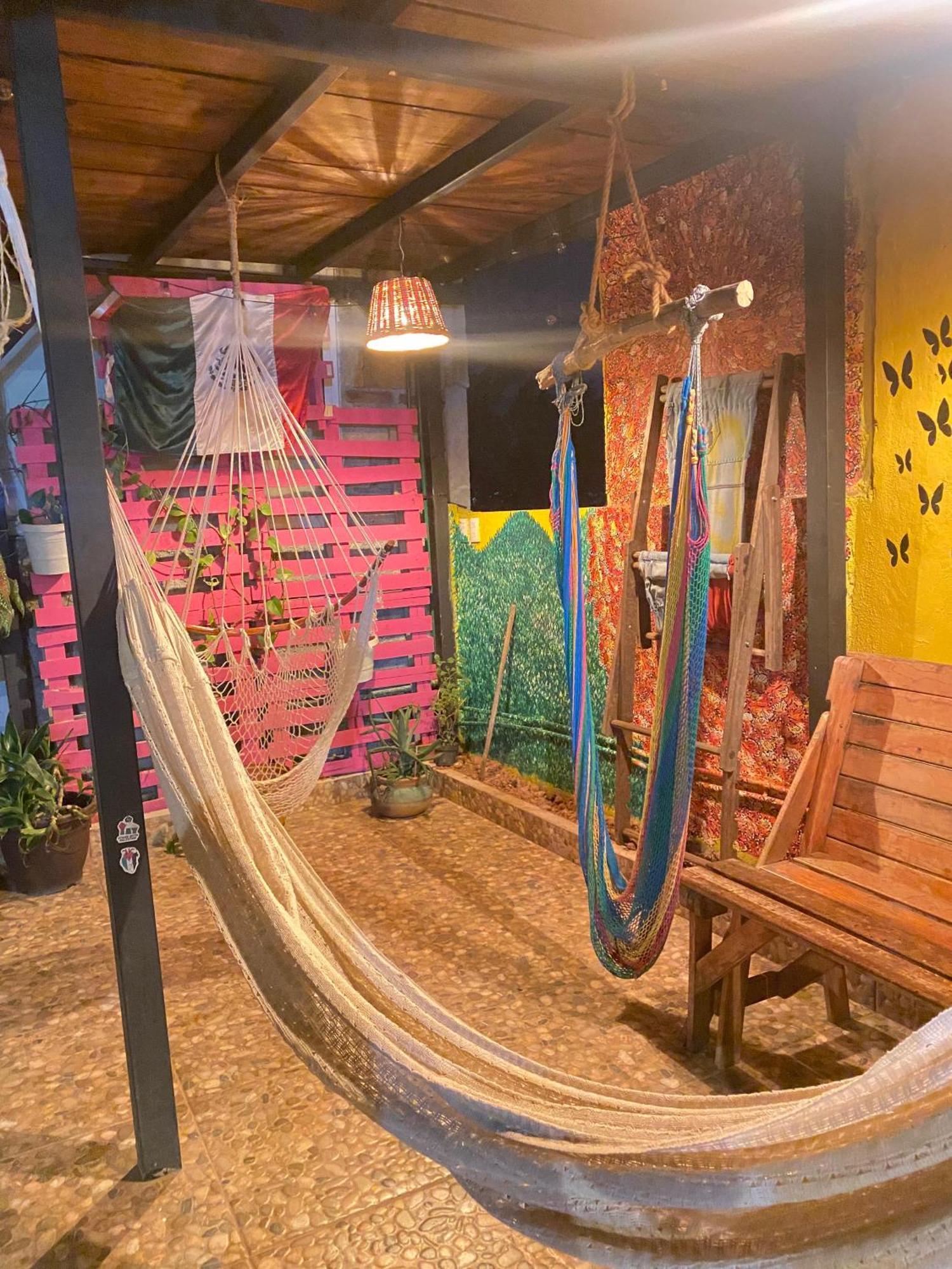 Hostal El Alebrije Valle de Bravo Exterior photo
